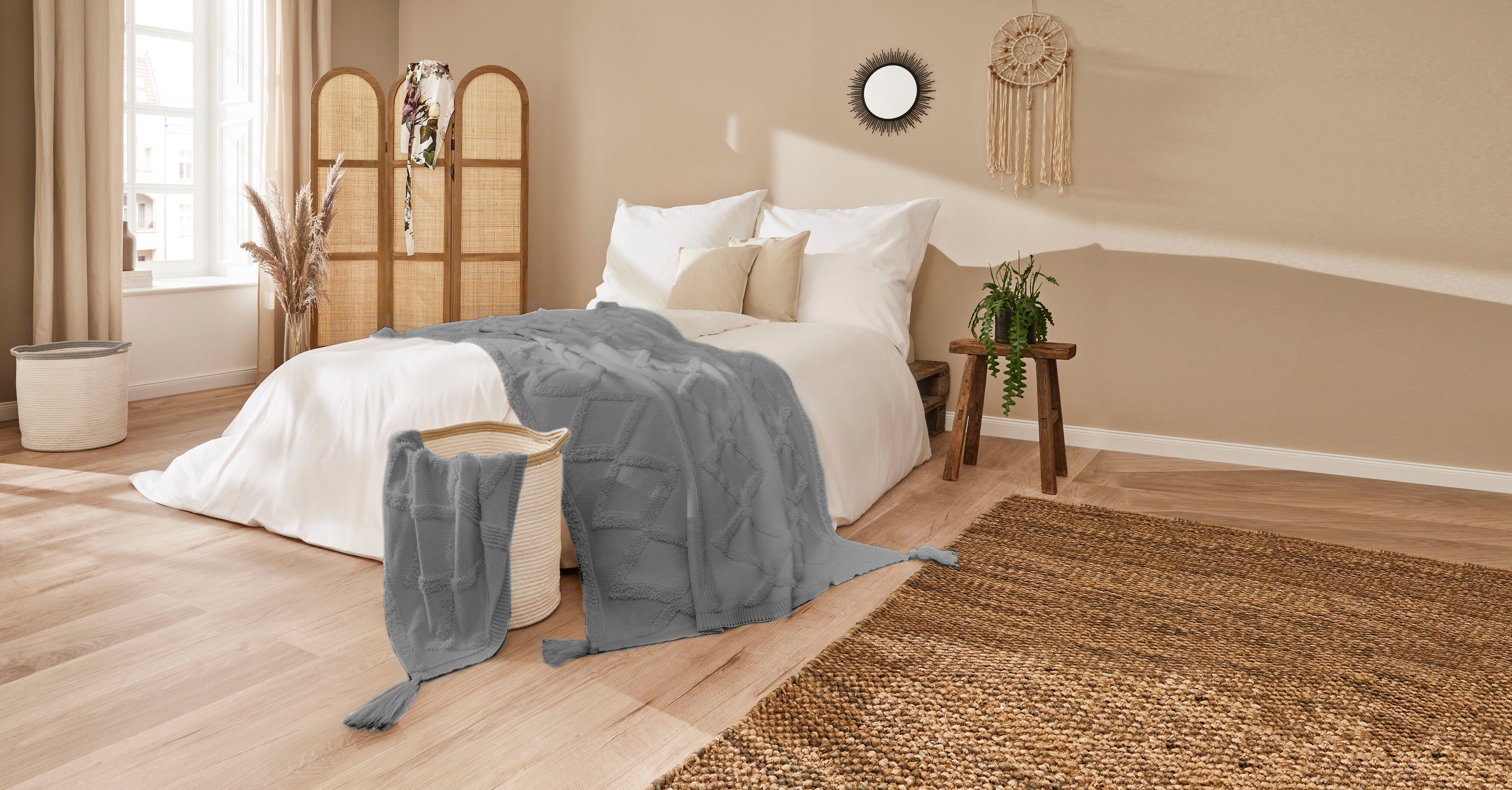 Tagesdecke PRIMERA "Kuscheldecke Boho", grau, B:130cm L:170cm, Kunstfaser, Tagesdecken, Tagesdecke, mit trendigen Bommeln grau B/L: 130cm x 170cm