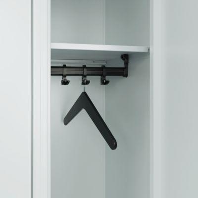 C+P Kleiderbügel, Hartholz, Aufhängung mit Hotelstift, lackiert, B 420 x T 8 x H 174 mm, schwarz