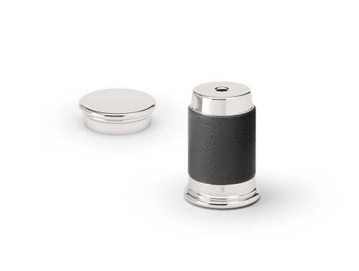 Graf von Faber-Castell - Anspitzer mit Behälter Epsom Schwarz Edler Dosenspitzer mit italienischem Kalbsleder, platinierten Metallteilen und austauschbarem Messer