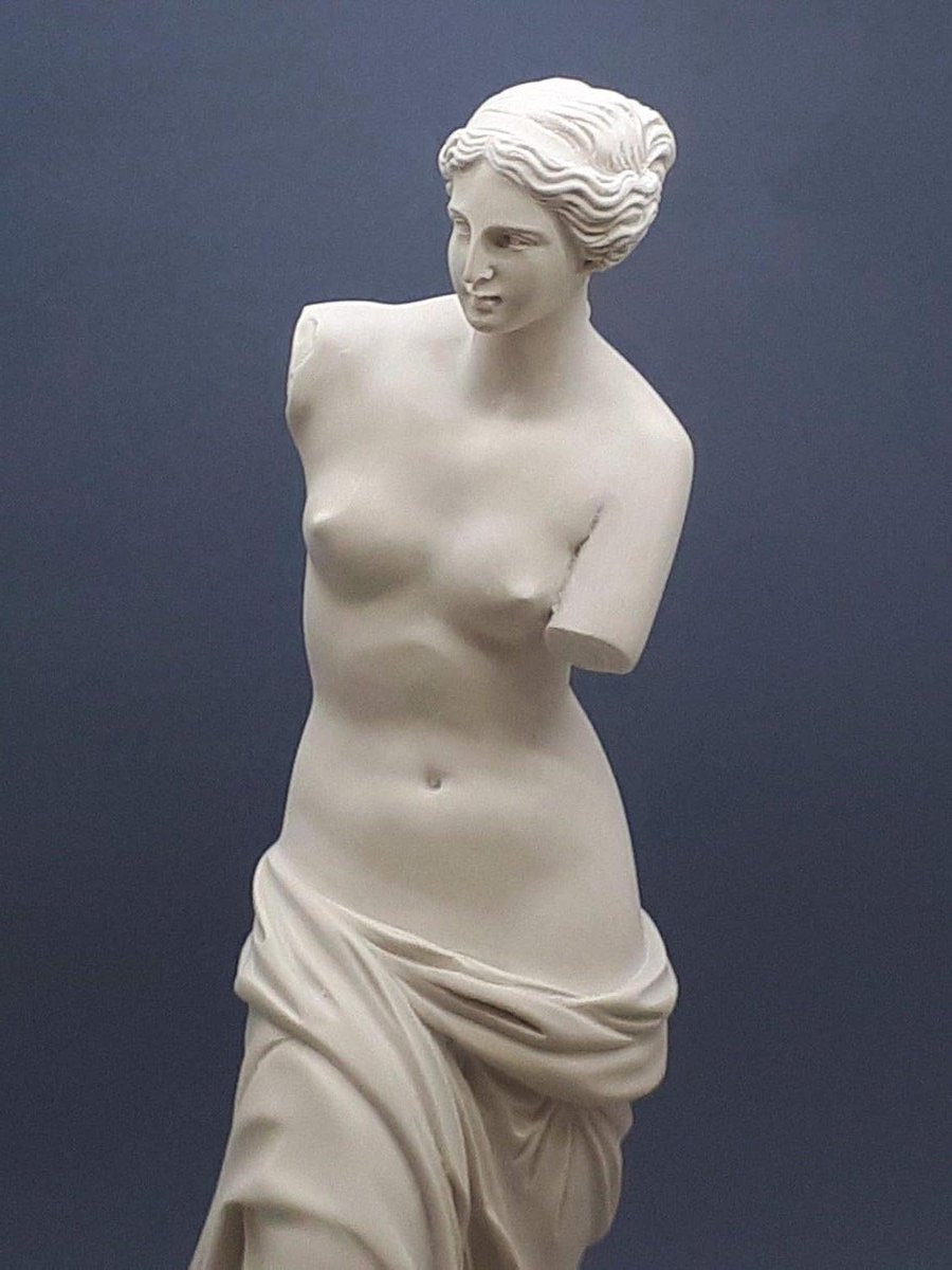 Griekse Godin Beeld - Klassiek Wit Sculptuur voor Woonkamer Decoratie - Hoogte: 39,5 cm