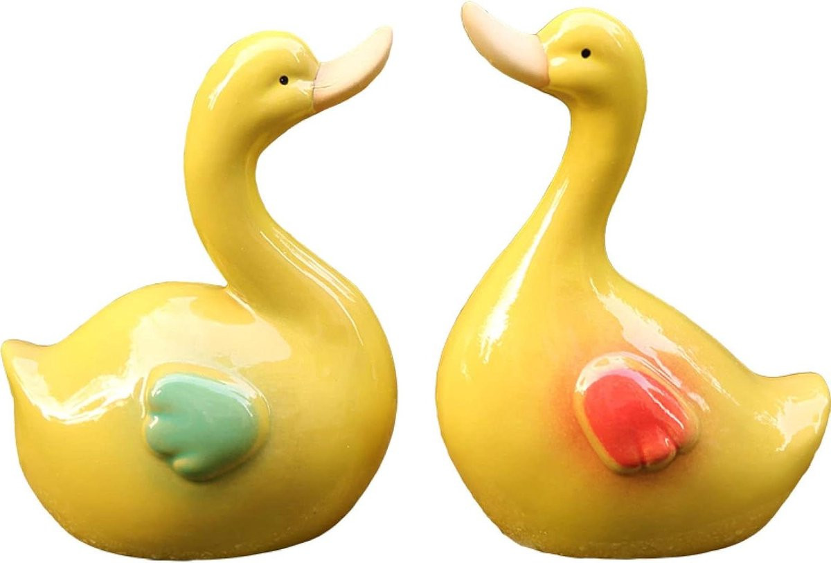 Handgemaakt paar witte keramische eenden beeldjes voor decoratie, H x B x D: 11 x 8 x 5 cm