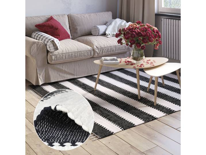 Teppich Karim , schwarz (schwarz, weiß), B:60cm H:10mm L:110cm, Baumwolle, Polyester, MYFLAIR MÖBEL & ACCESSOIRES, Teppiche, Teppich, Handweb Teppich, gestreift, 90% Baumwolle, handgewebt, mit Fransen