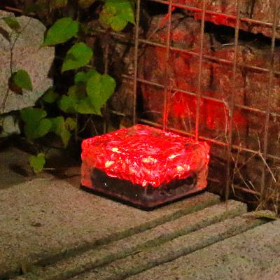 Outdoor Solar Garden Lights Outdoor Solar Brick Ice Cube Light Waterproof LED Landscape Lamp, Step Path Pathway Garden Yard Party Christmas Lighting 1pc Red