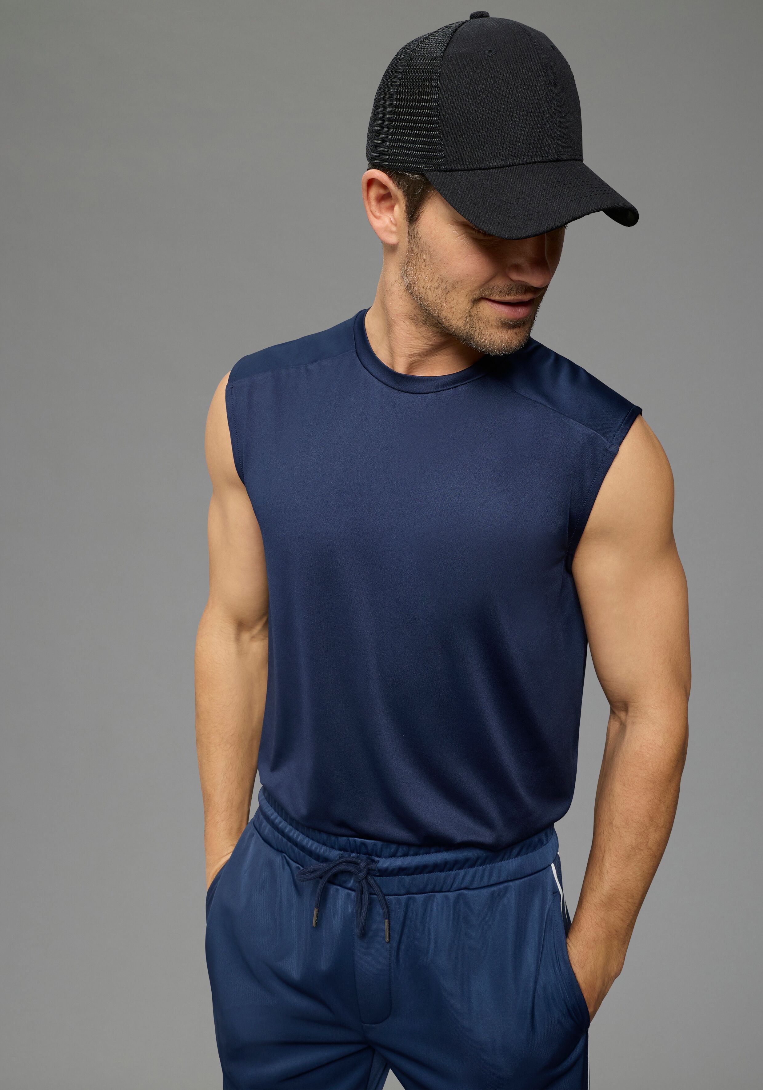 Funktionsshirt OCEAN SPORTSWEAR "atmungsaktiv, quick-dry", Herren, Gr. 5XL (72/74), weiß, marin, Jersey, Obermaterial: 92% Polyester, 8% Elasthan, unifarben, schmal, Rundhals, Shirts Funktionsshirt, Rundhalsausschnitt, unifarben weiß, marin 5XL (72/74)