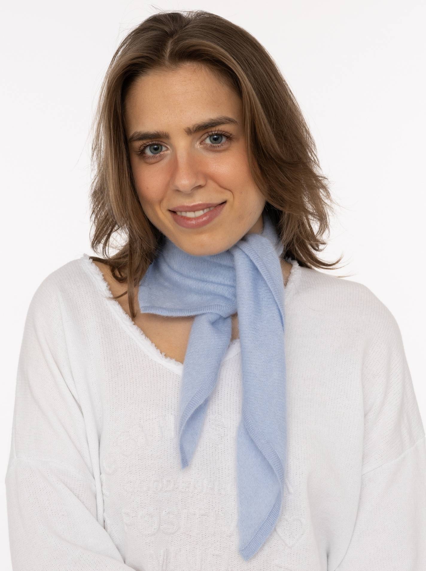 Strickschal ZWILLINGSHERZ "100% Cashmere Halstuch aus gebürstetem Kaschmir", Damen, blau (hellblau), Obermaterial: 100% Kaschmir, Modetücher Strickschal, dreieckige Form, weicher Tragekomfort, individuell tragbar hellblau Einheitsgröße
