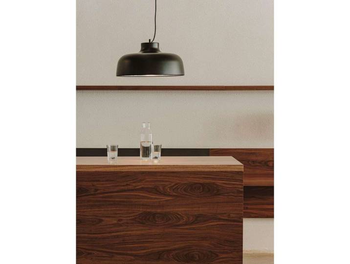 Suspension M68 noire - Santa & Cole - Salon / séjour - Aluminium