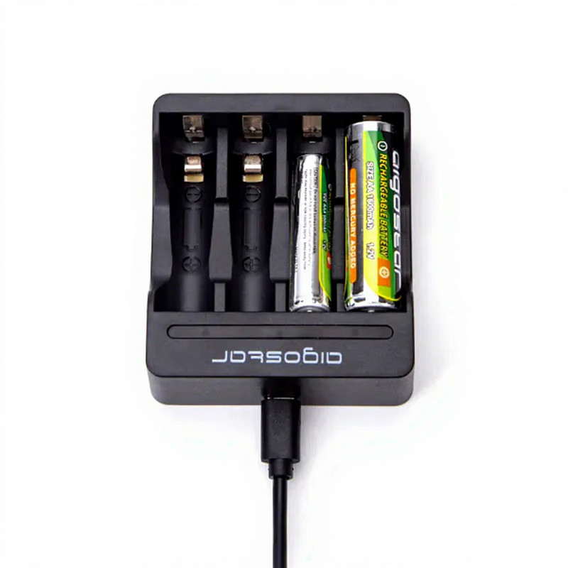 Aigostar Quick Batterijlader met Smart IC voor 4 AA/AAA Zwart