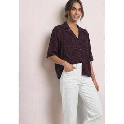 Kurzarmbluse STREET ONE, Damen, Gr. 36, lila (rustic rouge), Stoff, 100% Viskose, normal normal, V-Ausschnitt, abgesteppt, Blusen, im Leo Design
