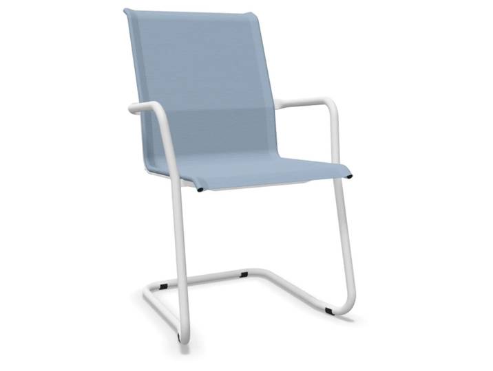 Freischwinger Locarno von Schaffner / Farbe: Eisblau / Grösse: 57 x 65 cm
