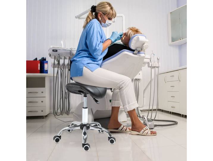 Tabouret pivotant réglable - Selle rembourrée - Similicuir noir - Hauteur 49-61 cm - 5 roulettes 360°