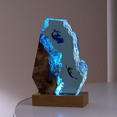 Mantarochen und Paar Taucher Harz Nachtlicht Meerjungfrau Wal Büro Desktop Kunst Ornamente Schiffbruch Oktopus Weihnachtsgeschenk Massivholz Harz Nachtlampe