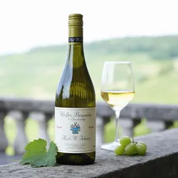 Weingut Karl H. Johner 2024 Karl H. Johner Weißer Burgunder & Chardonnay 2024 Chardonnay,Weissburgunder Deutschland