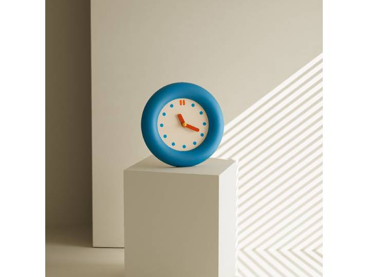 Horloge murale Simple et moderne avec une sensation haut de gamme dans le salon, grille d'horloge murale silencieuse, accessoires de décoration pour la maison