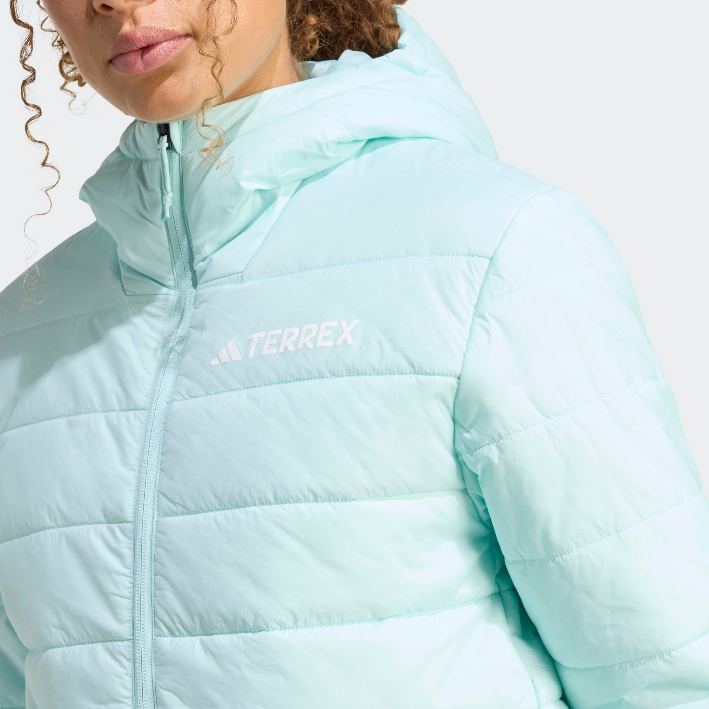 Steppjacke ADIDAS TERREX "MULTI ESSENTIALS CLIMAWARM ISOLIERENDE", Damen, Gr. XL, blau (semi flash aqua), Obermaterial: 100% Polyamid, Jacken Steppjacke, wärmend durch Climawarm Technologie, mit Kapuze semi flash aqua XL