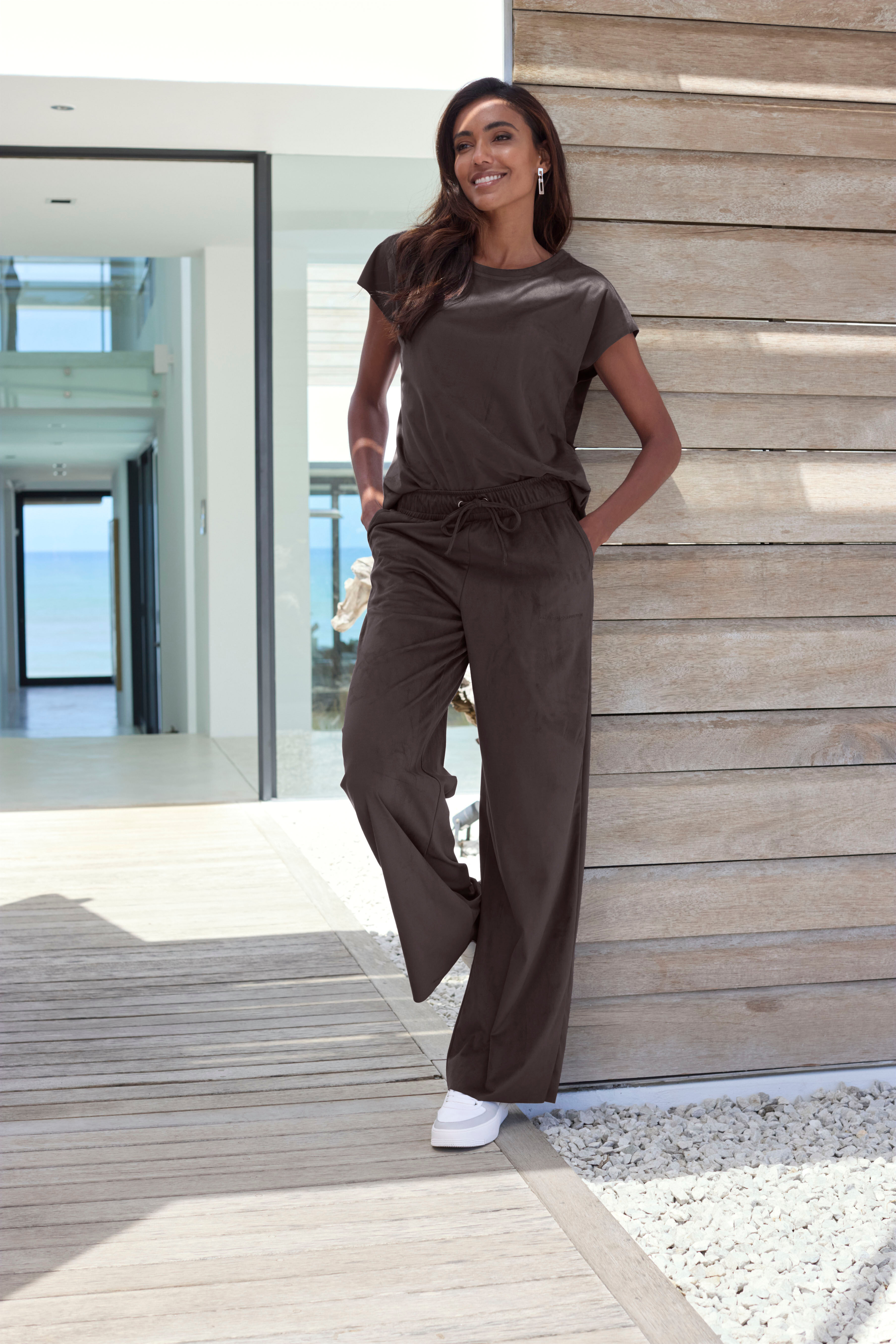 Schlupfhose FRENCH CONNECTION, Damen, Gr. 36/38, N-Gr, dunkelbraun, Samt, Obermaterial: 92% Polyester, 8% Elasthan, unifarben, bequem lang, Hosen Schlupfhose, aus Veloursleder-Imitat mit seitlichen Taschen, Loungewear dunkelbraun 36/38, N-Gr