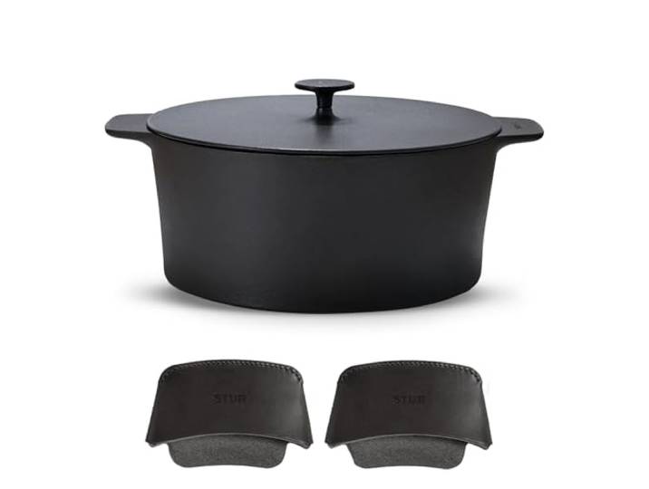 STUR Gusseisenbräter 28 cm, 7 L, inkl. Leder-Griffschutz Duo, emailliert Dutch Oven, Schmortopf, Cocotte, Deckel, für Backofen, Induktion & alle Herdarten, Sauerteigbrot, 30 Jahre Garantie