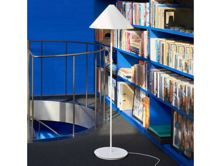 Keglen 400 LED Stehleuchte Dim-to-Warm White - Louis Poulsen - Wohnzimmer - Design - Metall - Mit Schirm