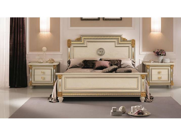 JVmoebel Schlafzimmer-Set Barockes Schlafzimmer Set in sanften Beigetönen mit Holzverarbeitung, Made in Europa
