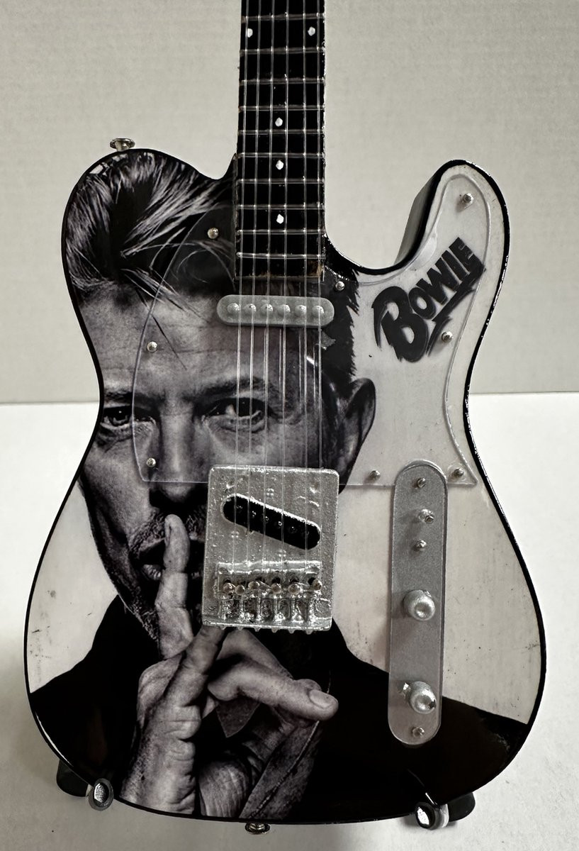 Miniature David Bowie gitaar decoratie, 25 cm