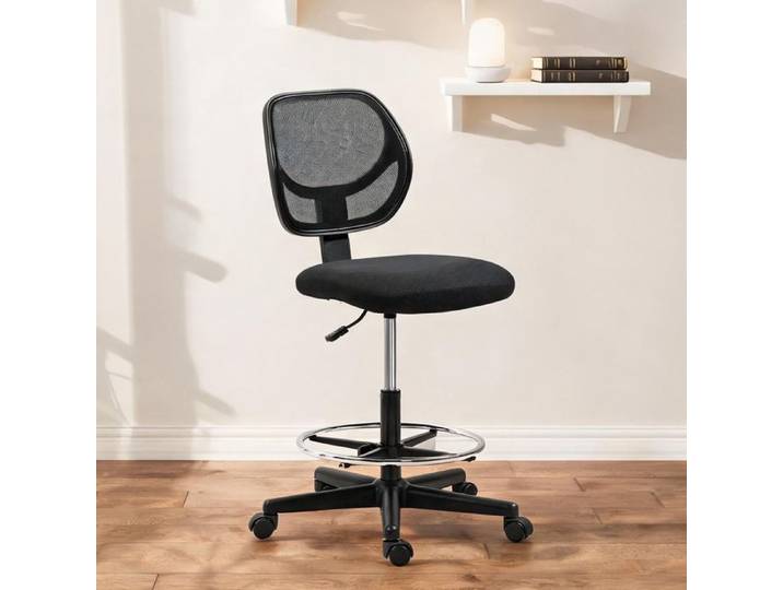 Siège de bureau assis-debout en mousse mesh noir avec repose-pieds réglable 59 x 61 cm