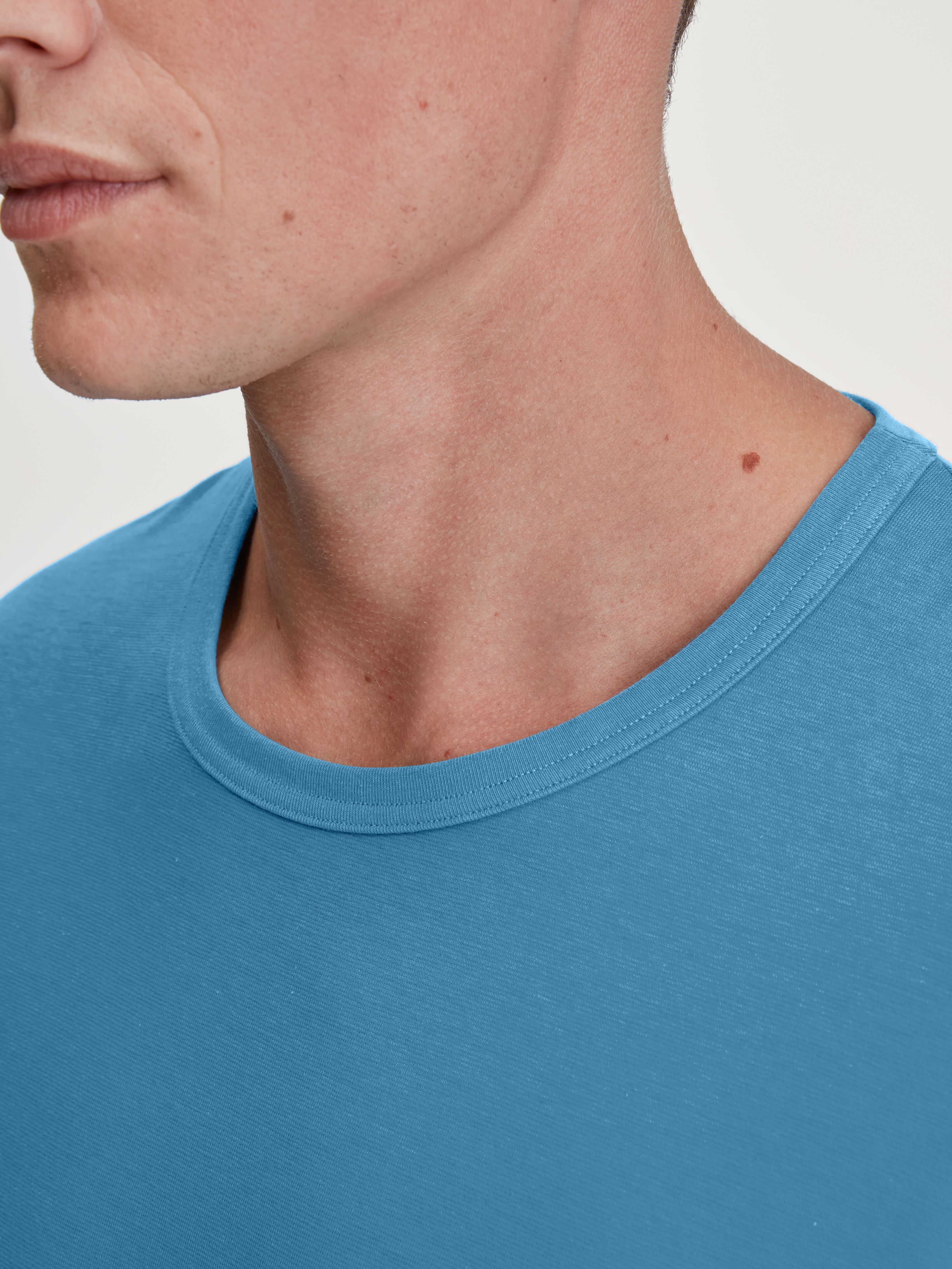 Langarmshirt CALIDA "Remix Basic Sleep", Herren, Gr. L (52/54), blau (nordic), Obermaterial: 100% Baumwolle, bequem normal, Rundhals, gerader Abschluss, Shirts Langarmshirt, Langarm, Rundhalsausschnitt, basic, weich, leicht, Baumwolle nordic L (52/54)