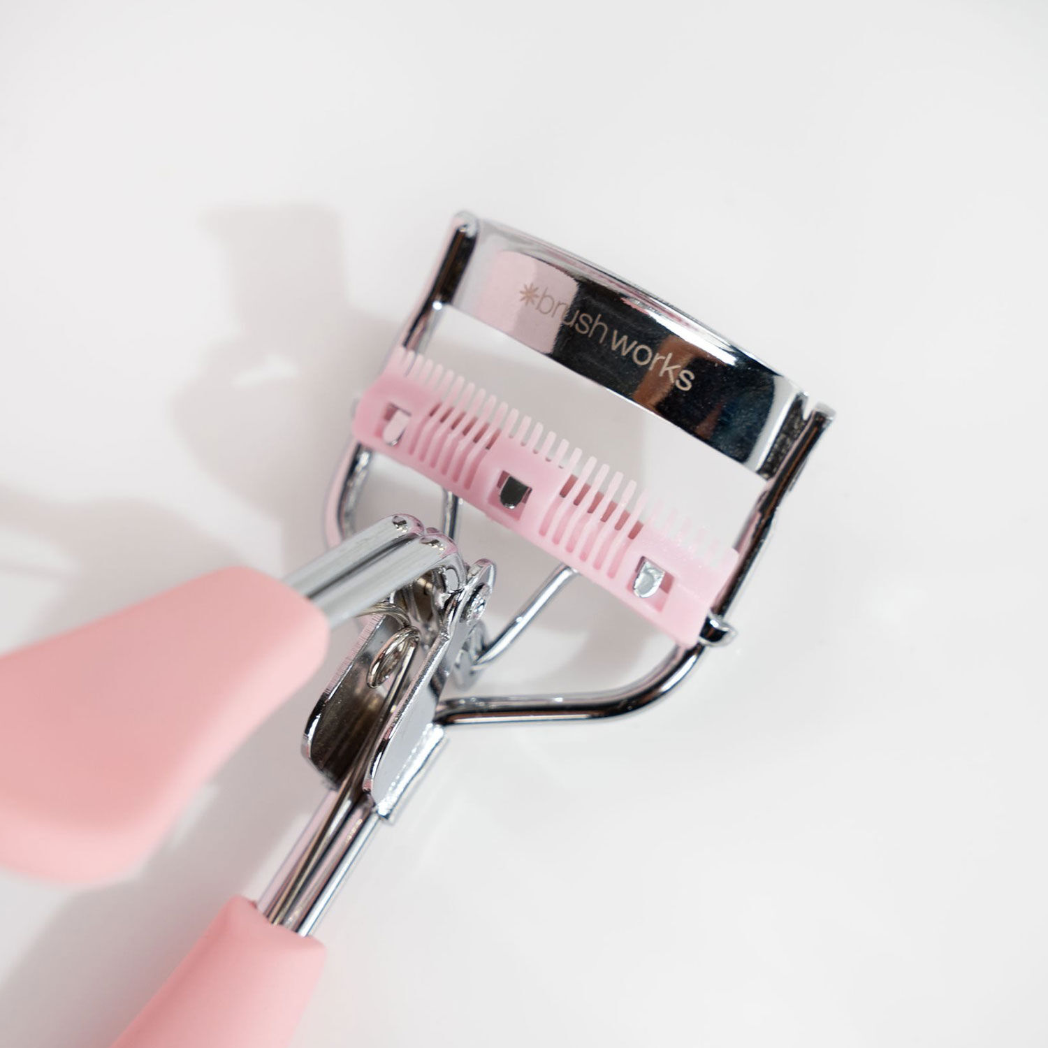 BRUSHWORKS Pro Lash Curler With Comb