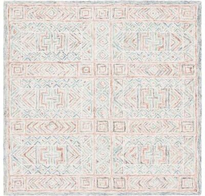 SAFAVIEH Handmade Micro-Loop Ofeliya Wool Rug