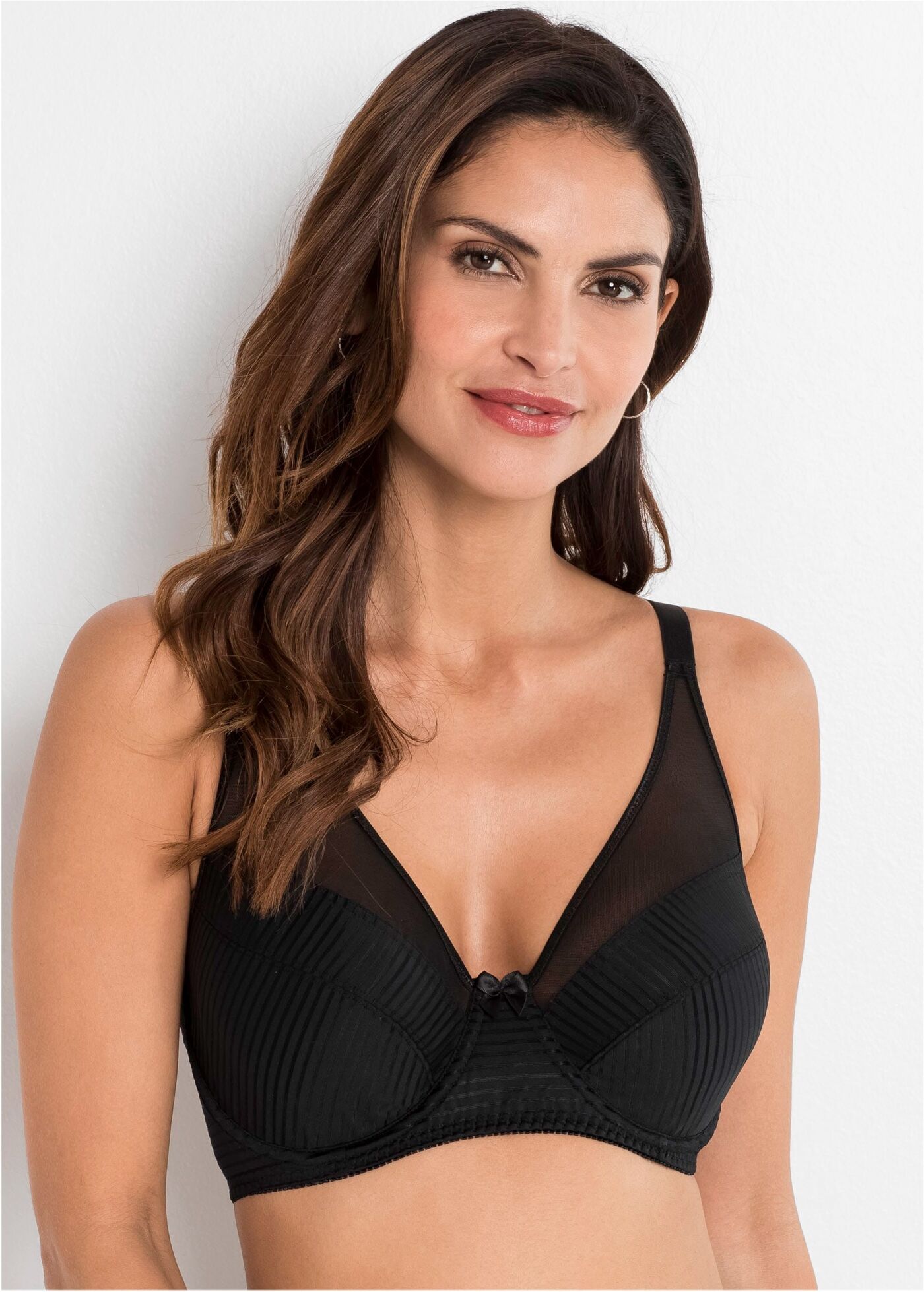 Minimizer-BH BONPRIX, Damen, Gr. 90, Cup F, schwarz, Obermaterial: 92% Polyamid, 8% Elasthan. Futter: 92% Polyamid, 8% Elasthan, BHs Minimizer-BH, Minimizer-Effekt, aus Polyamid und Elasthan, klassischer Stil