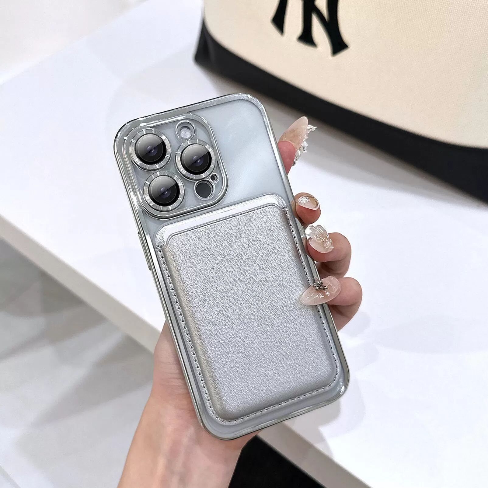 INF Ensemble de Coque Magnétique Argentée Compatible avec iPhone 17 Air - Matériau PC