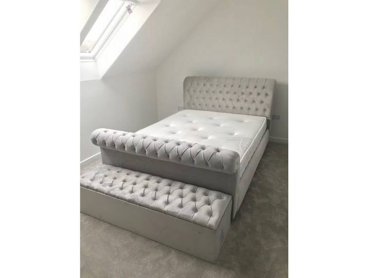 Xlmoebel Polsterbett Chesterfield Polsterbett im englischen Stil mit luxuriösem Design (Chesterfield Bett 4062292302213), Hergestellt in Europa