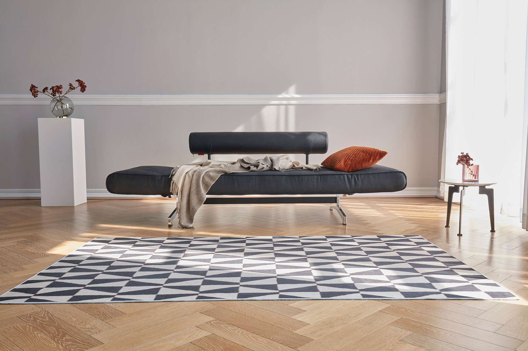 3-Sitzer INNOVATION LIVING ™ "Ghia Schlafsofa, Multi-Wohlfühlsofa, Designfuß", schwarz, B:178cm H:83cm T:93cm, Sofas, 3-Sitzer, eine große Liegefläche mit geringer Stellfläche, beidseitig abklappbar
