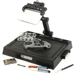 Tamiya Workstation mit Licht und Lupe