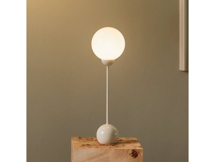 Ripley Tischlampe beige Höhe 52 cm - Globen Lighting - Wohnzimmer - Skandinavisch - Metall - Mit Schirm
