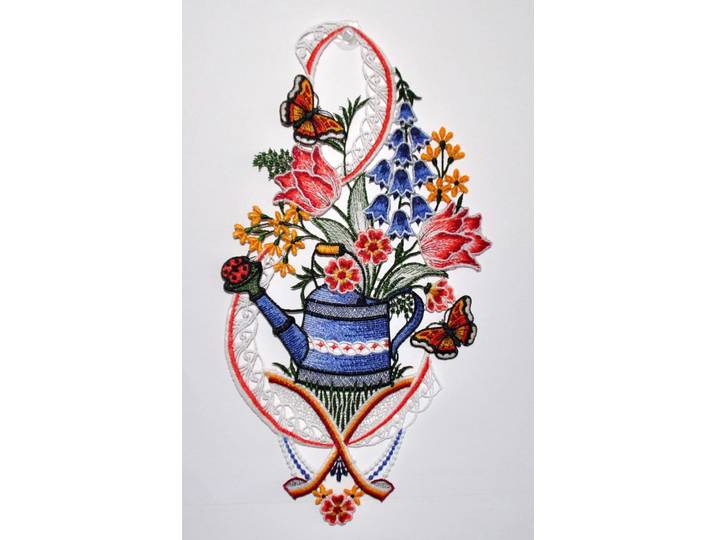 Fensterbild STICKEREIEN PLAUEN Fensterbild Giesskanne Gr. 1, bunt, B:18cm H:34cm, Polyester, Fensterbilder, Fensterbild, Echte Plauener Spitze