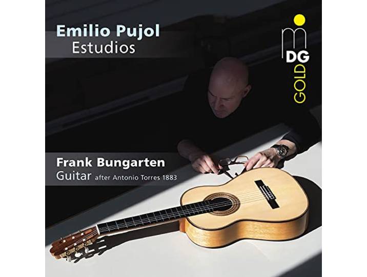 Pujol: Estudios