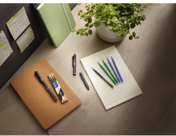 Pilot Frixion Ball+ Rollerpen   M   Rød