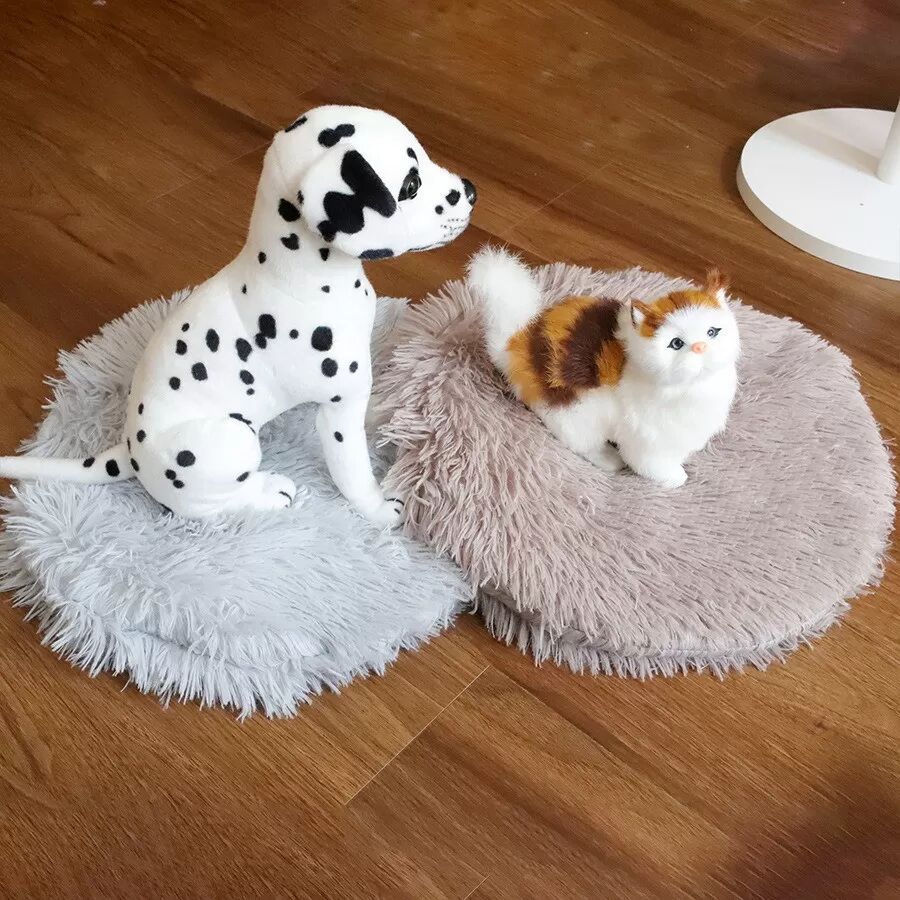 INF Kuscheliges Plüsch-Haustierbett für kleine Hunde - Warme und komfortable Unterlage M Braun