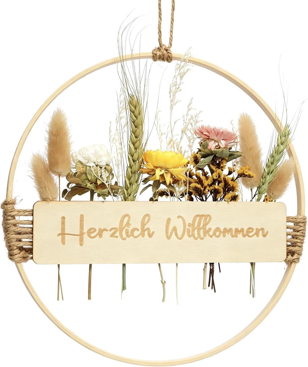 Kleurrijke bloemenkrans van gedroogde bloemen voor huisdecoratie