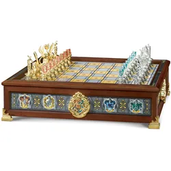 The Noble Collection - Harry Potter - Collectibles - Quidditch Chess Set Silver & Gold Plated