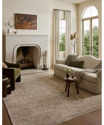 Alexander Home Clarice Traditional Area Rug