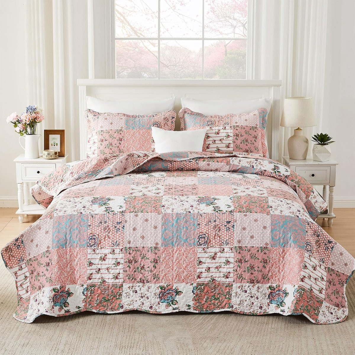 Famanu Elegante roze patchwork sprei met bloemenpatroon - Ademende gewatteerde polyester dubbele sprei set met kussenslopen - Amerikaanse stijl
