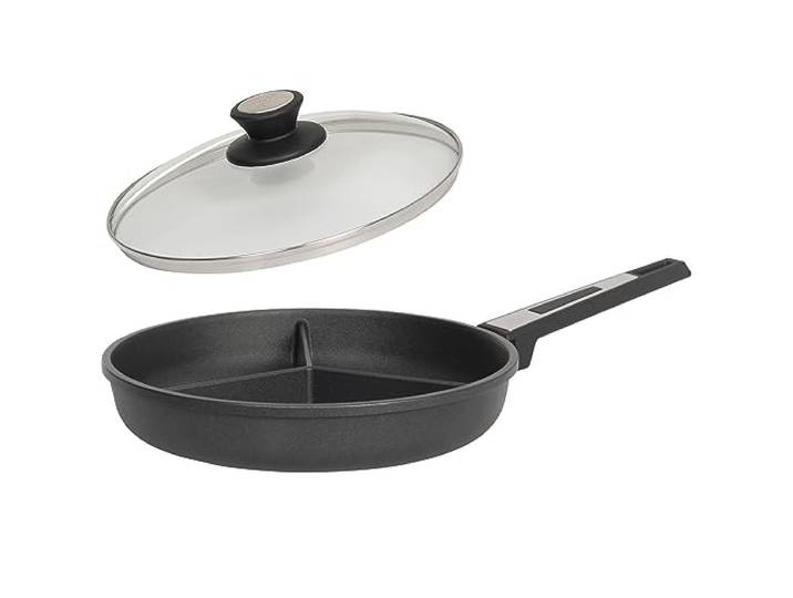 SKK 2-tlg. Gusspfanne Ø 28 cm 3-fach geteilt - Antihaft beschichtete Pfanne ideal zum Braten dreierlei Speisen & Deckel aus Glas - Made in Germany