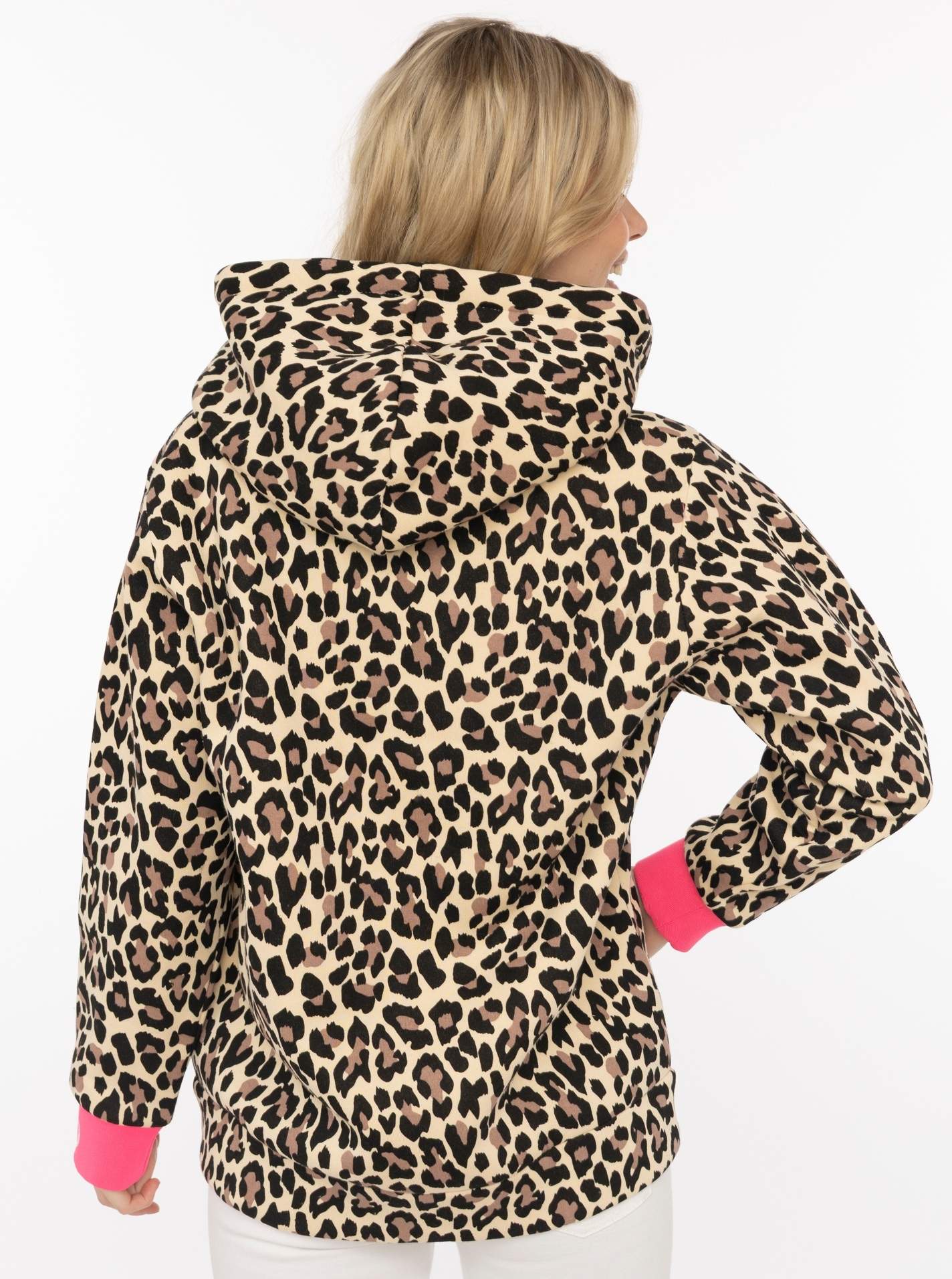Kapuzensweatjacke ZWILLINGSHERZ "WILD WILD", Damen, Gr. S/M, beige, Sweatware, Obermaterial: 50% Baumwolle, 50% Polyester, Sweatjacken Kapuzensweatjacke, Leomuster, Kapuze mit Kordel, Bündchen mit WILD Print, Zipper beige S/M