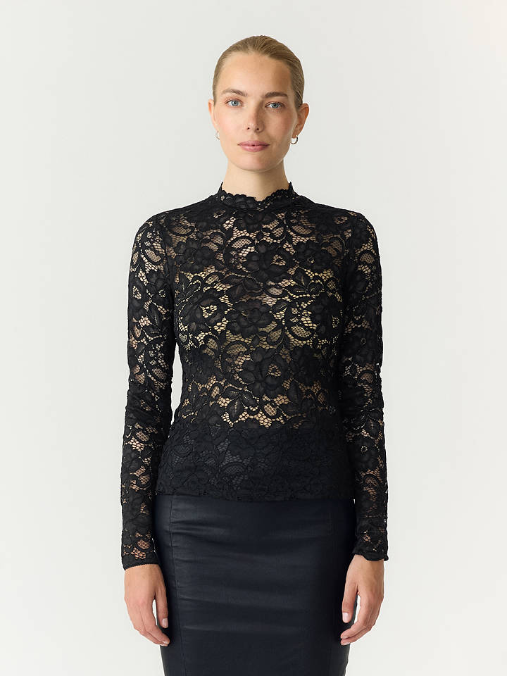 YAS Bluse in Schwarz - S