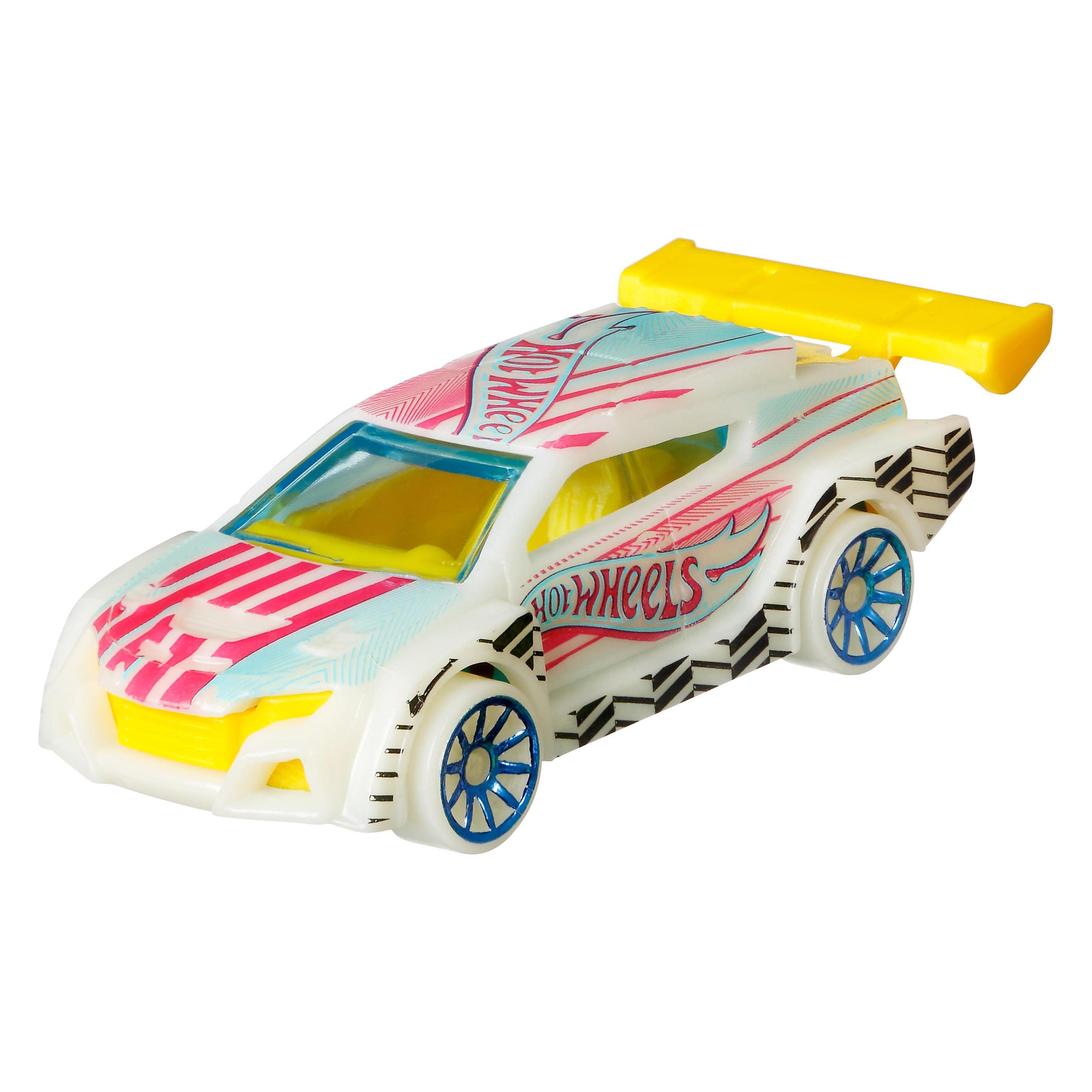 Hot Wheels Monster Trucks Gitd Bundle (HCB57)