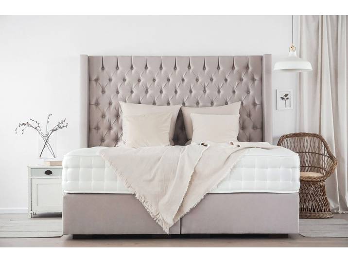 Boxspringbett GRACE 220x200 cm - verschiedene Farben und Bezüge verfügbar - mit Matratze - mit handgeknüpfter Chesterfield-Steppung am Kopfteil