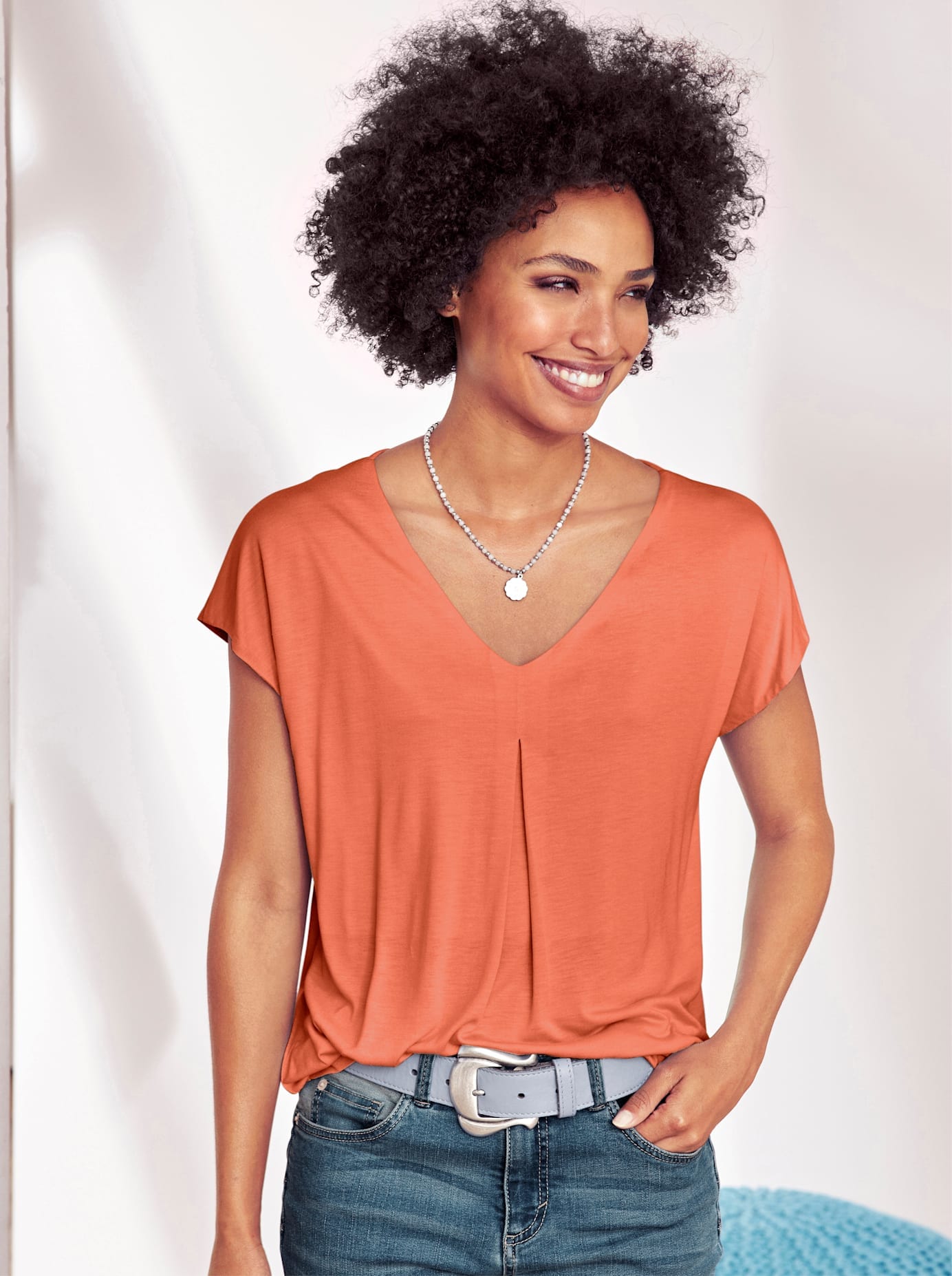 Kurzarmshirt HEINE "Shirt", Damen, Gr. 42, orange (mandarine), 100% Viskose, unifarben, V-Ausschnitt, Shirts Kurzarmshirt mandarine 42