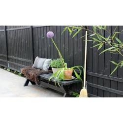 Sichtschutzzaun Rustik - in Schwarz aus farbgrundiertem Kiefer und Fichtenholz - Zaunserie mit 3 Sichtschutzzaunelementen und 3 Gartentoren