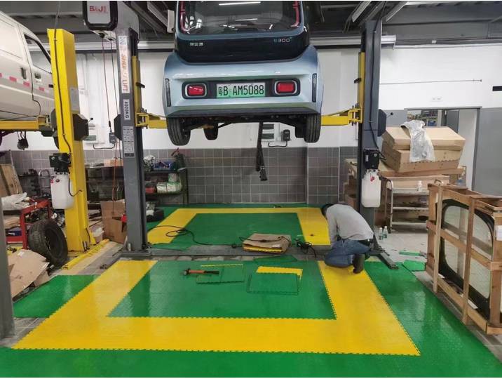 Carrelage de verrouillage de plancher de Pvc en caoutchouc pour le garage, tapis de carrelage de plancher de PVC pour le plancher d'atelier d'entrepôt robuste