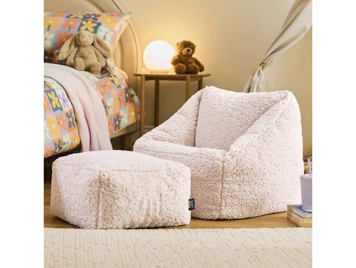 Pouf fauteuil enfant avec repose-pied carré en polaire rose clair
